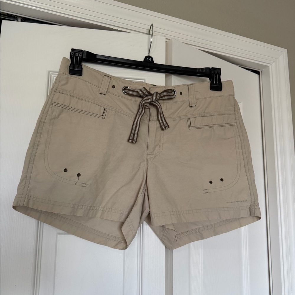 Columbia Sportswear shorts size S EUC.